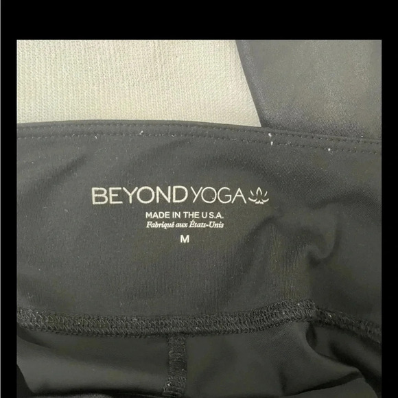 Beyond Yoga Gloss Over Waves Leggings  Black/Rocky Gloss  Mesh M - Picture 2 of 3